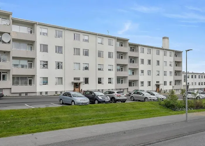 Icelands Biggest Mall At 8 Minute Walk - Free Parking